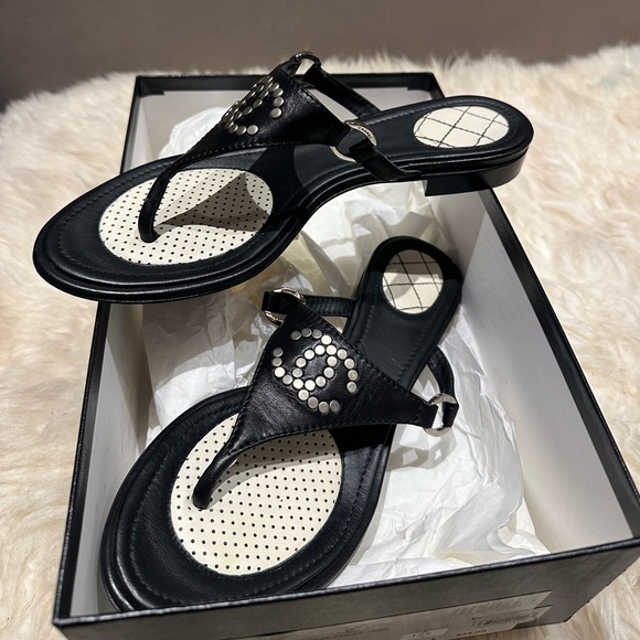 Beautiful Black Chanel Sandals 🖤 size 37 in very good condition - Picture 2 of 7